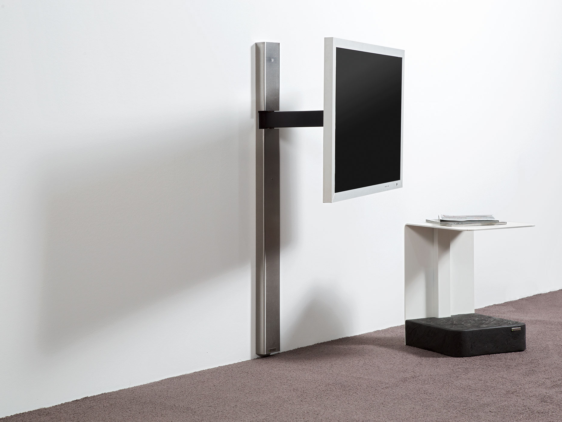 Wissmann design TV wall mount solution art128 swivel-mounted