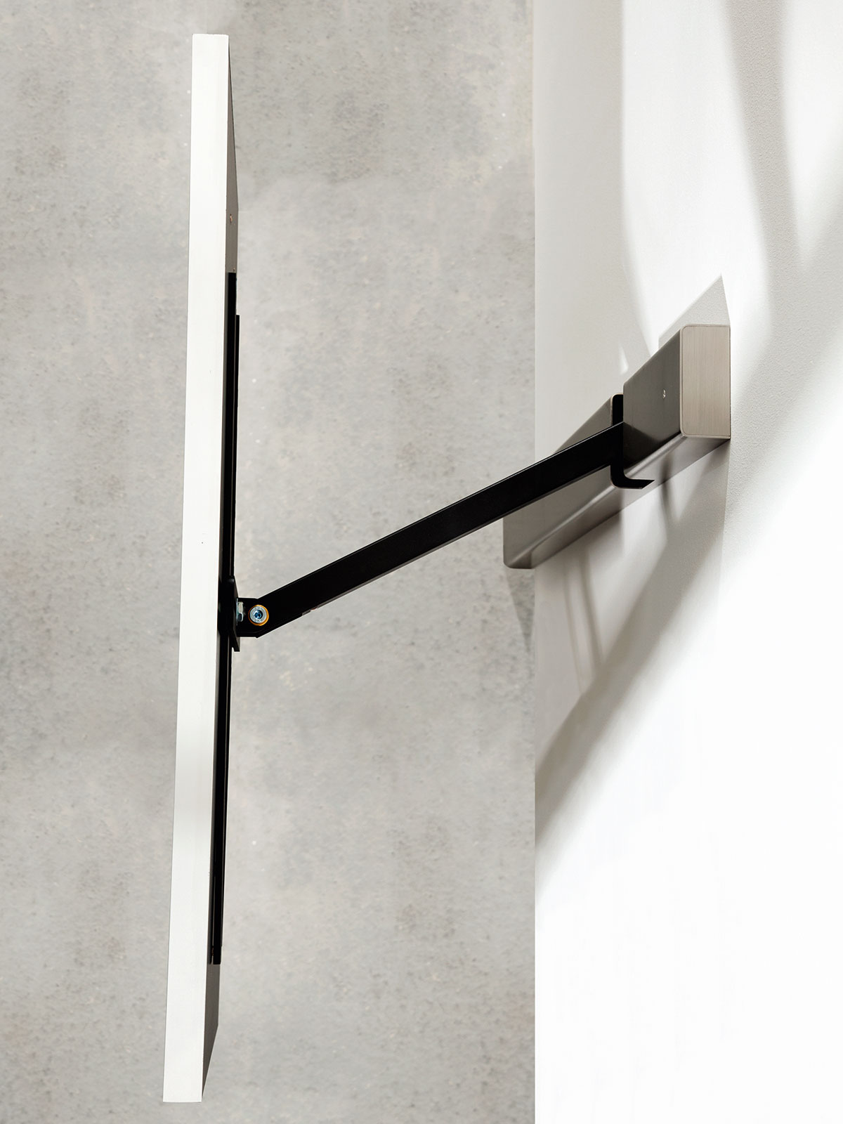 Wissmann design TV wall mount solution art128 swivel-mounted